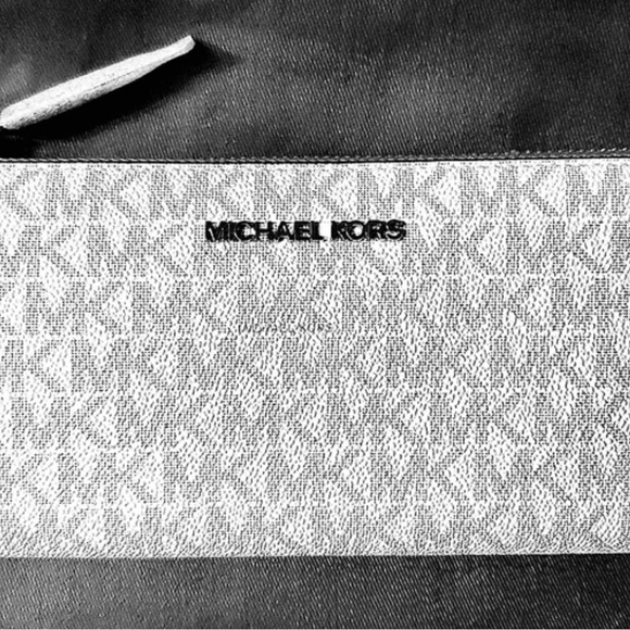 Brand New Michael Kors Bright White Jet Set Travel 3/4 Jip Wallet - Picture 6 of 7